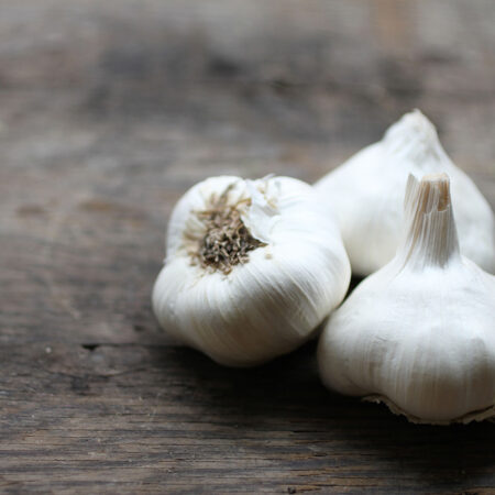 image of three heads of garlic